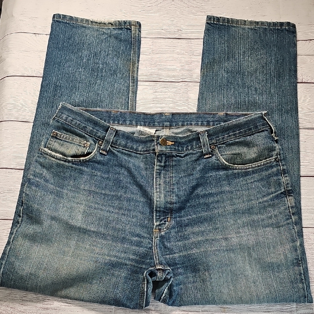 Carhartt 40x32 Blue Straight-Leg Jeans with Classic Fading - Picture 3 of 16